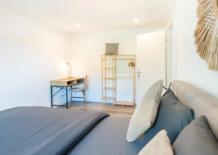 Cute & Cozy Oasis, Private Afternoon Sun Terrace