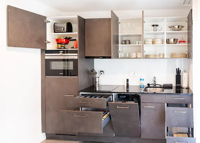 Cute & Cozy Oasis, Private Afternoon Sun Terrace *