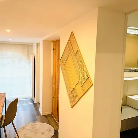 Cute & Cozy Oasis, Private Afternoon Sun Terrace Apartment *