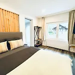Apartament Cute & Cozy Oasis, Private Afternoon Sun Terrace